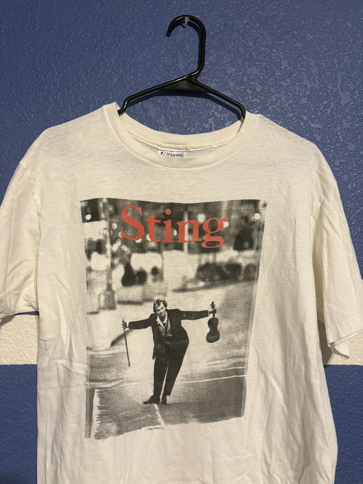 Hanes Sting World Tour Tee 1987 dated Size US L / EU 52-54 / 3 - 1 Thumbnail