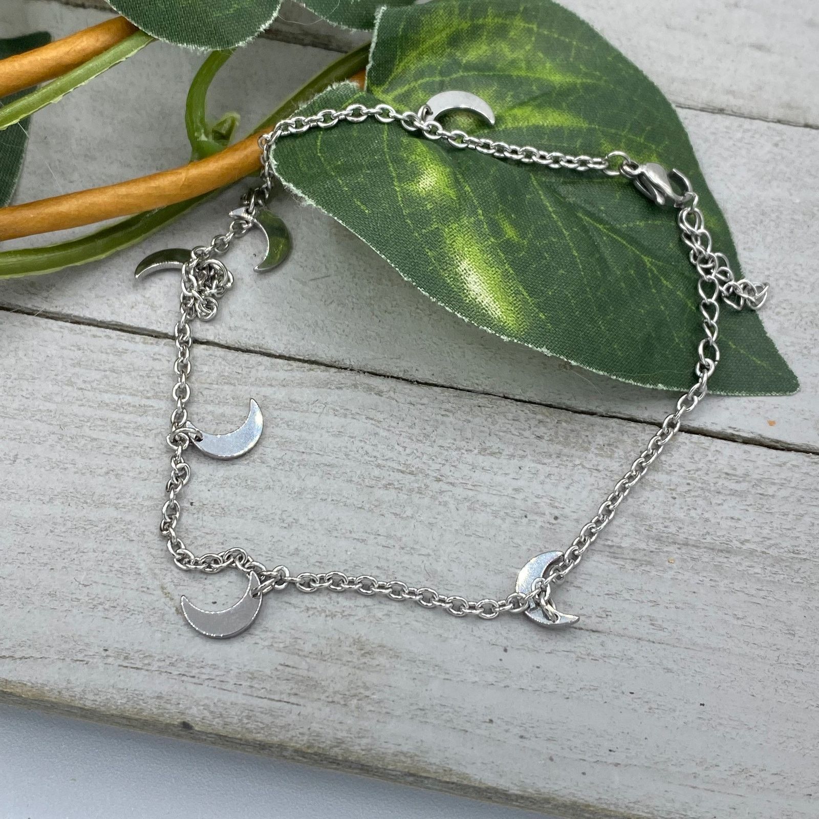 The Unbranded Brand Crescent Moon Stainless Steel Anklet Size ONE SIZE - 3 Thumbnail
