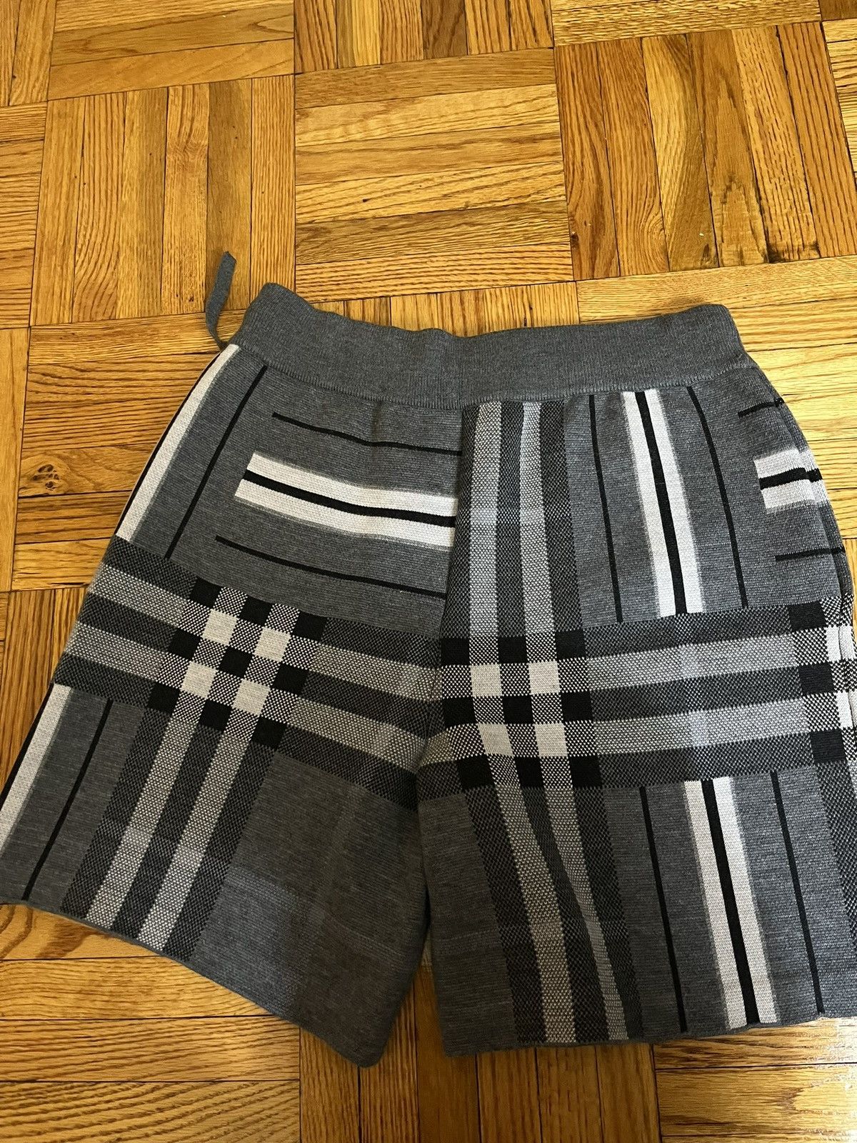 Burberry × Designer Men’s Medium Burberry Shorts Size US 32 / EU 48 - 2 Thumbnail