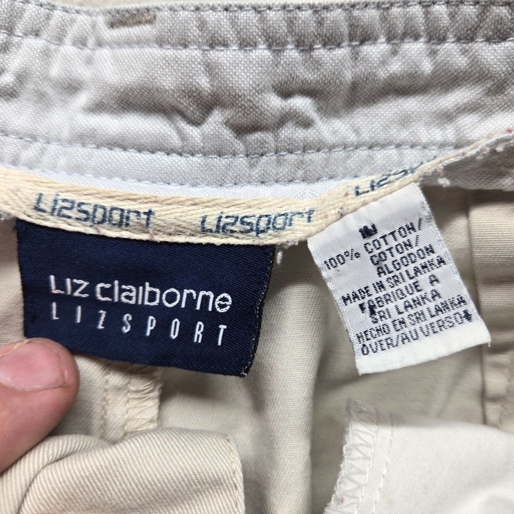 Liz Claiborne Liz Claiborne White Shorts 100% Cotton Adult Women Size 10 Solid Cotton Chino Shorts Womens Size 32" / US 10 / IT 46 - 2 Thumbnail