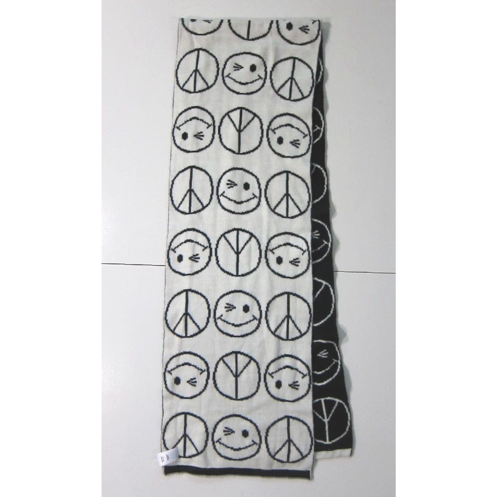 Joe Boxer Joe Boxer Scarf Women Black White Rectangle Neck Scarf Smiley Face Emoji Soft Warm Cozy Size ONE SIZE - 5 Thumbnail
