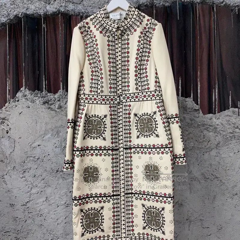 Valentino Valentino Long Beigey Coat for Women . Size XXS / US 00 / IT 34 - 1 Thumbnail