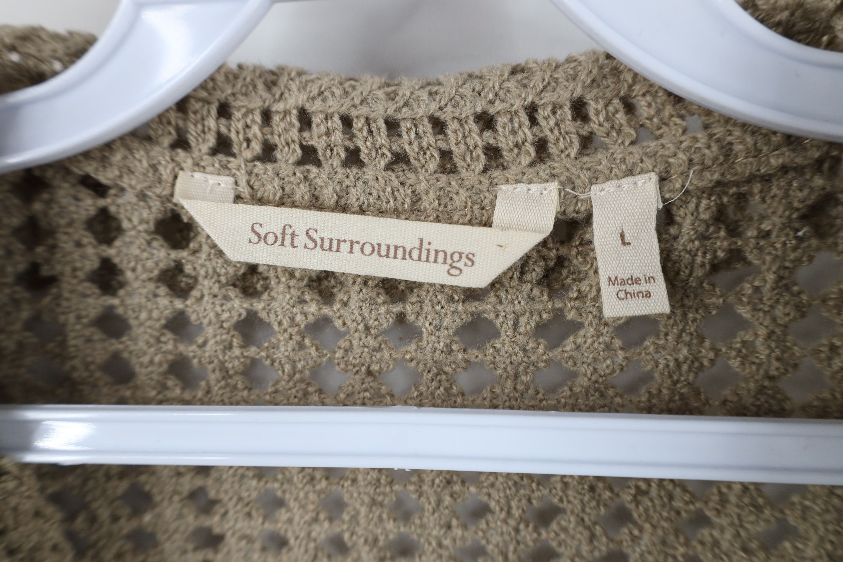 Soft Surroundings Soft Surroundings Chic Flower Crochet Collared Sweater Brown Size L / US 10 / IT 46 - 8 Thumbnail