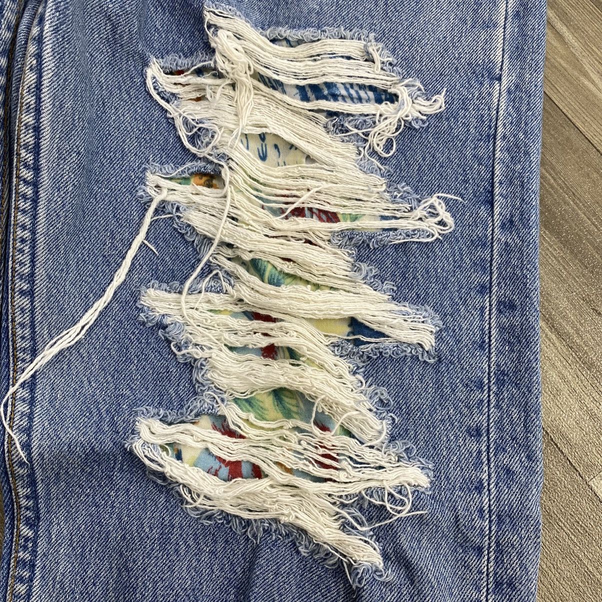 Levi's Vintage Clothing 1990s Vintage Levis 501 USA Sample Distressed Faded Jeans Size US 33 - 5 Thumbnail