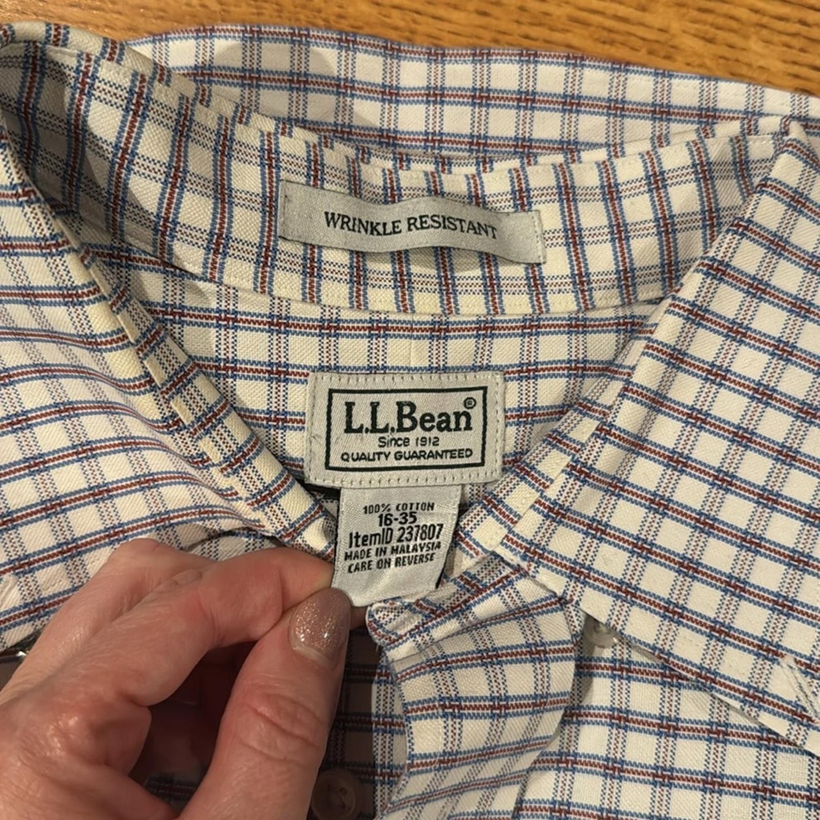 L.L. Bean Men’s LL Bean 16-35 Wrinkle resistant dress shirt Size 38R - 2 Thumbnail