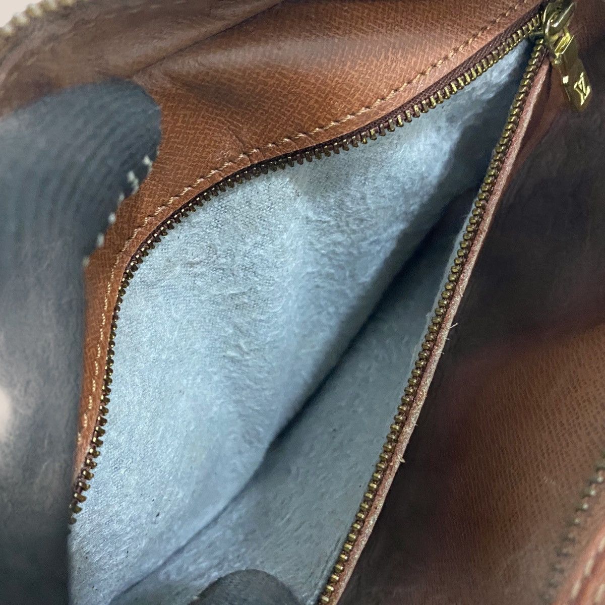 Louis Vuitton ‼️LASTDROP‼️LOUIS VUITTON JEUNE FILLE EPI LEATHER SHOULDER BAG Size ONE SIZE - 10 Thumbnail