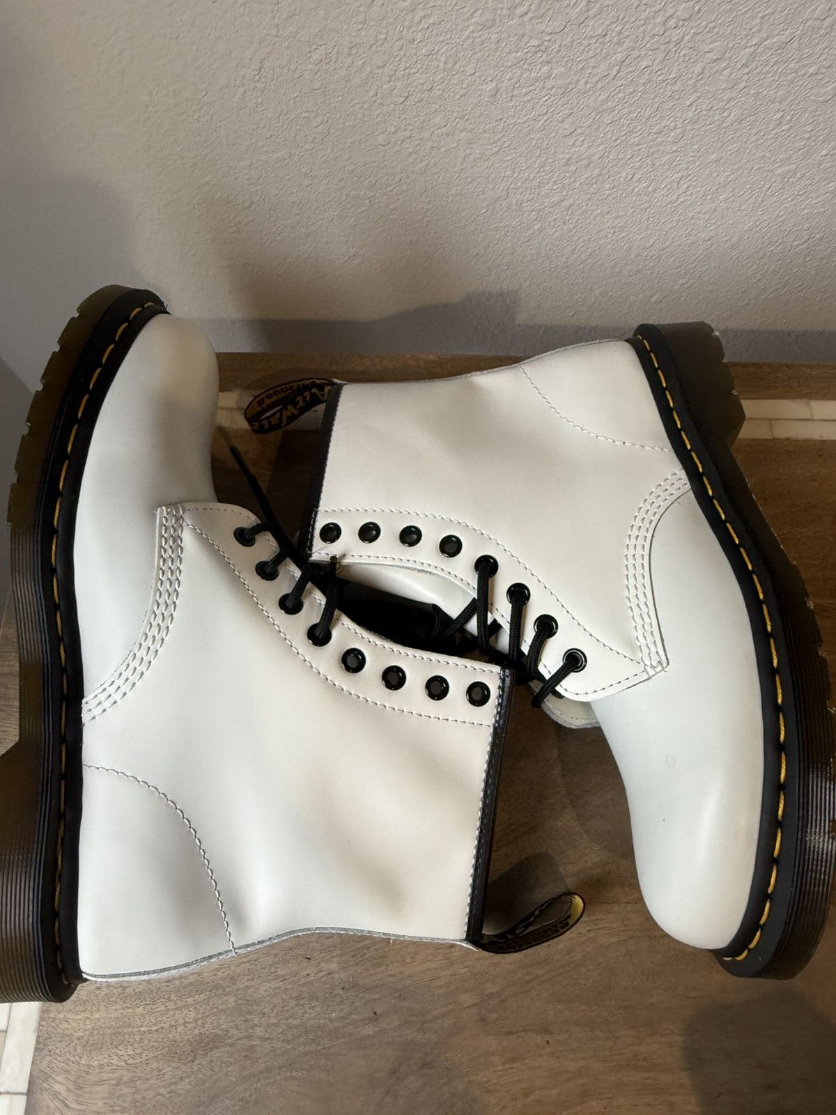 Dr. Martens Sz 8 US Mens Dr. Doc Martens 1460 White Smooth Leather Boots Size US 8 / EU 41 - 3 Thumbnail
