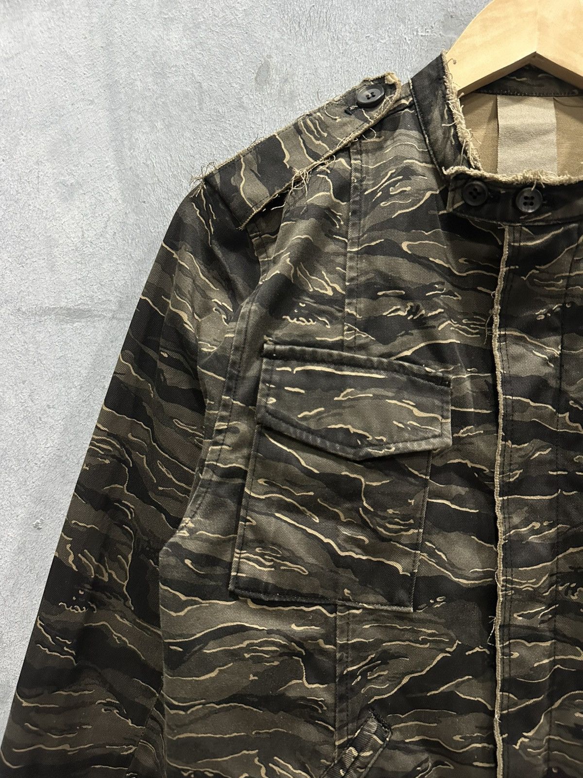 Vintage Military Tiger Stripe Camo Jacket Size US S / EU 44-46 / 1 - 7 Thumbnail