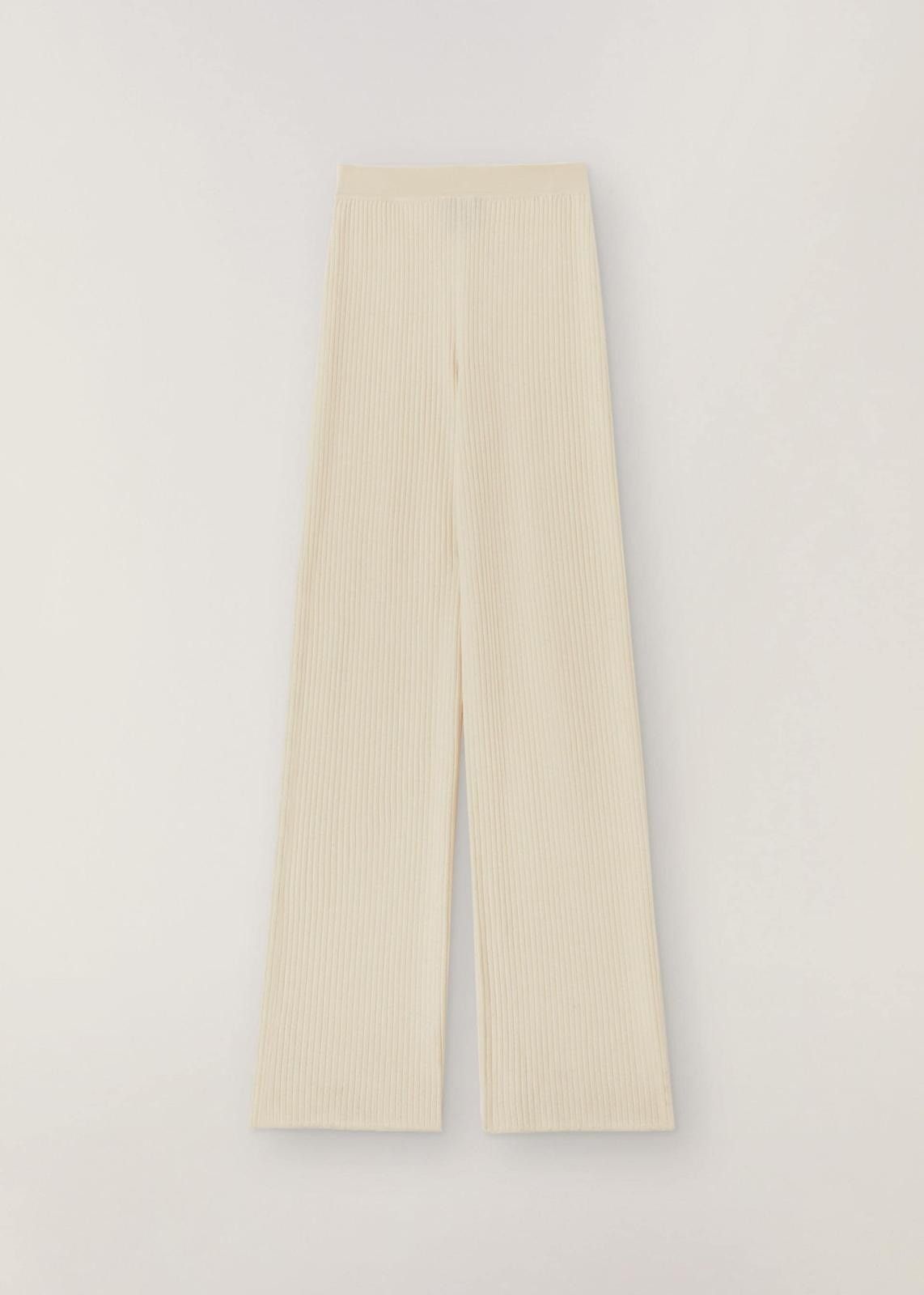 o1srvl11e1125 FAM8024 Cocooning AF Pant in Off White