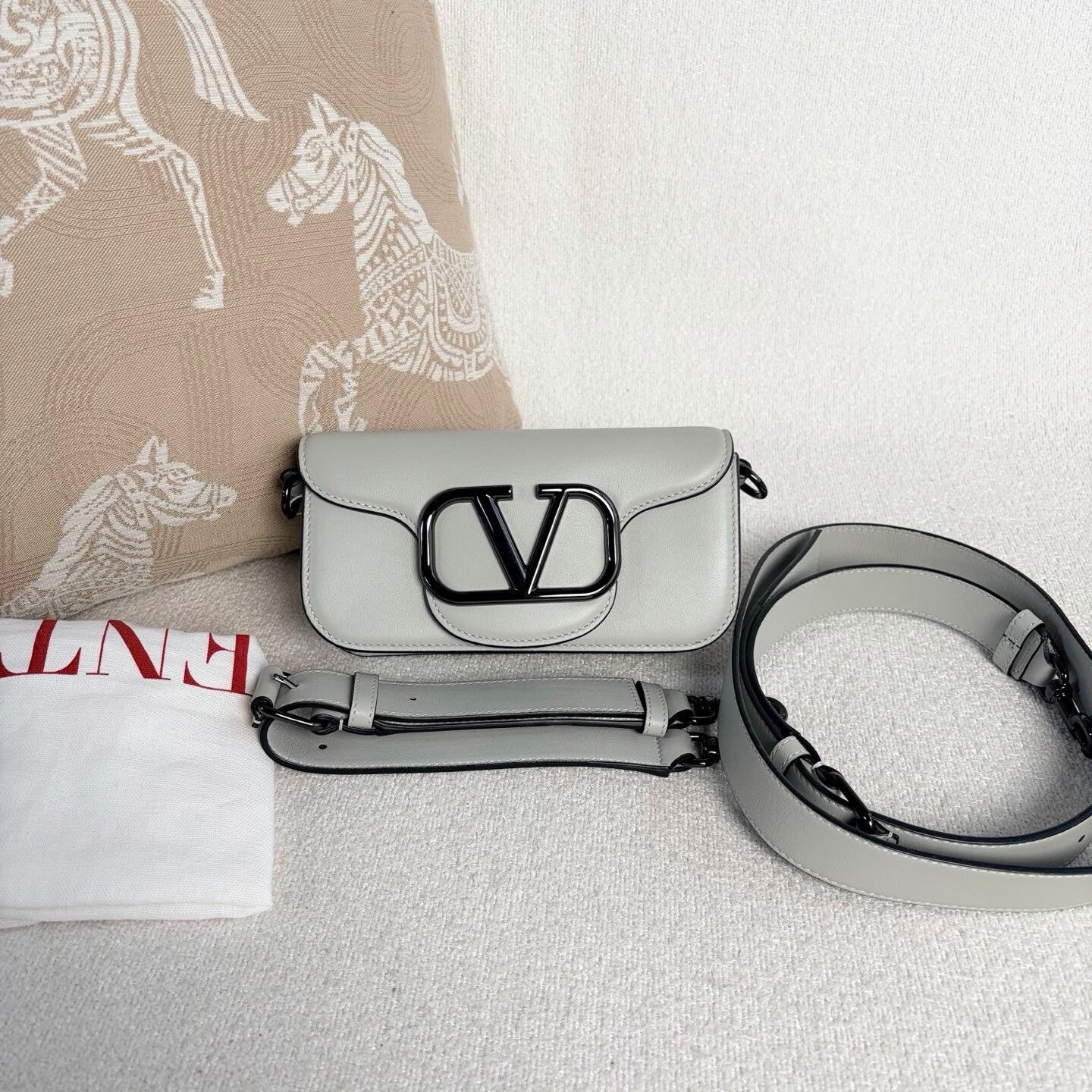 Valentino Pre-loved Bag Very good condition Size ONE SIZE - 1 Thumbnail