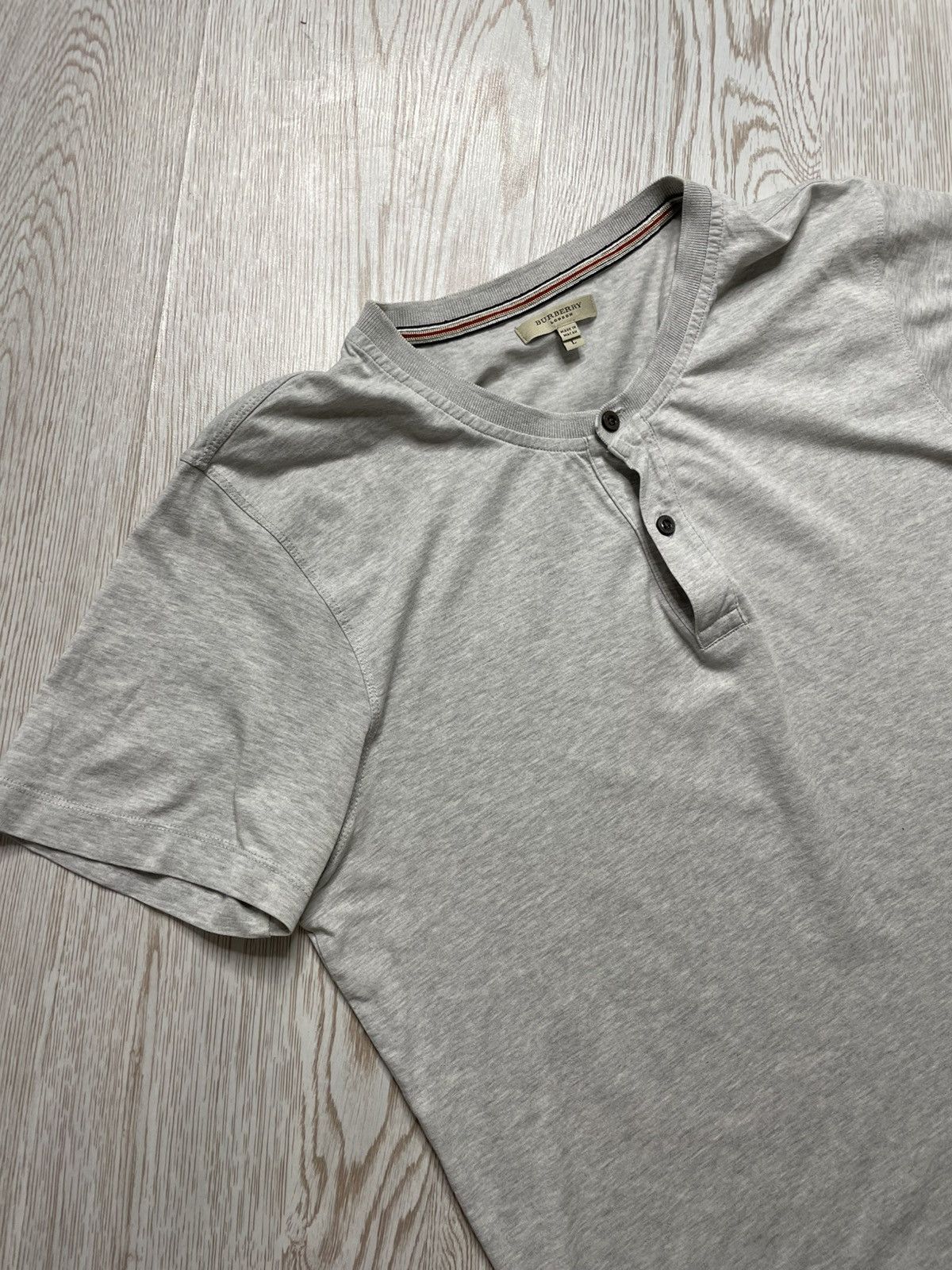 Burberry Burberry London Grey Tshirt size L Size US L / EU 52-54 / 3 - 2 Thumbnail
