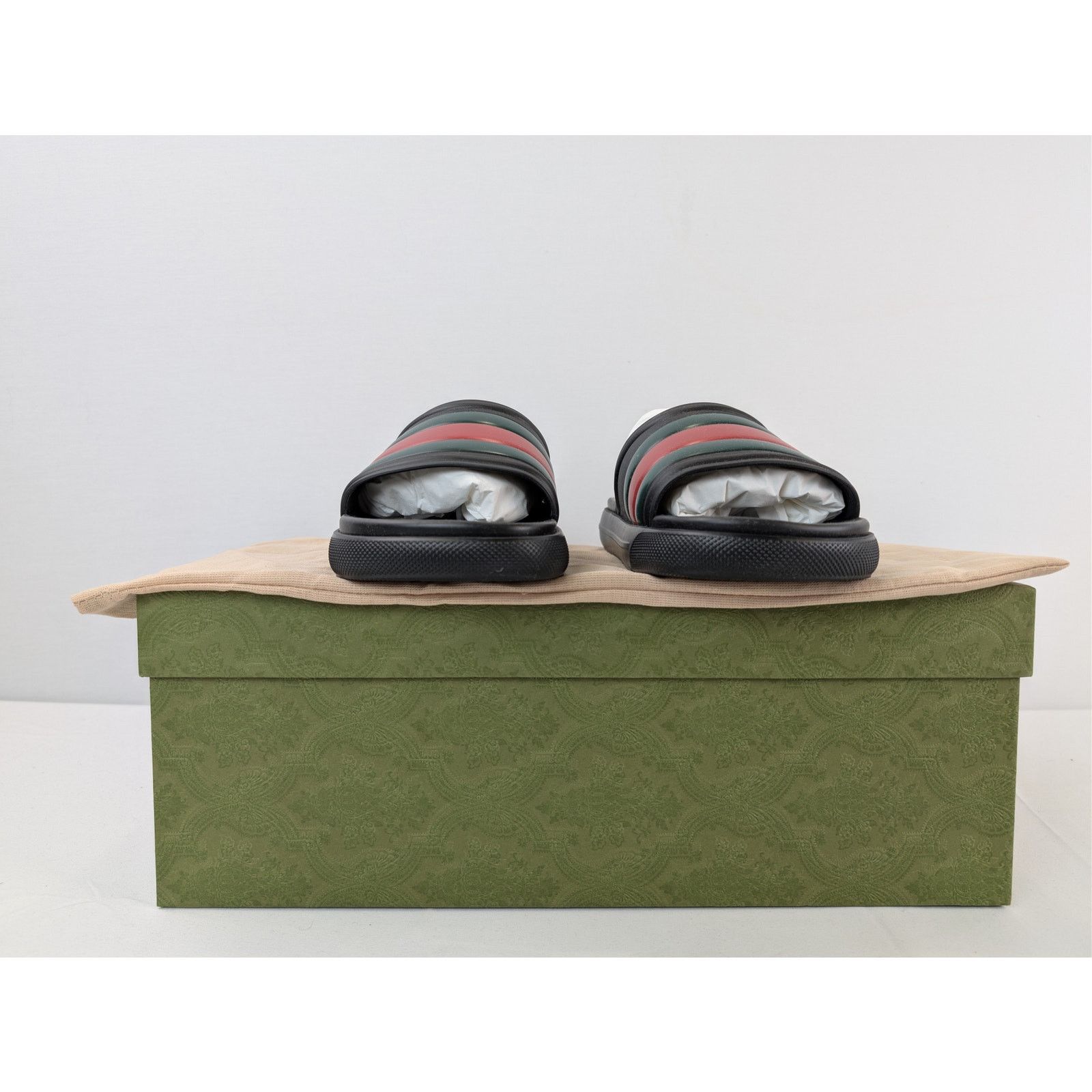 Gucci o1rshd1 Men's Web Slide Sandal Slipper with signature green Size US 11.5 / EU 44-45 - 12 Thumbnail