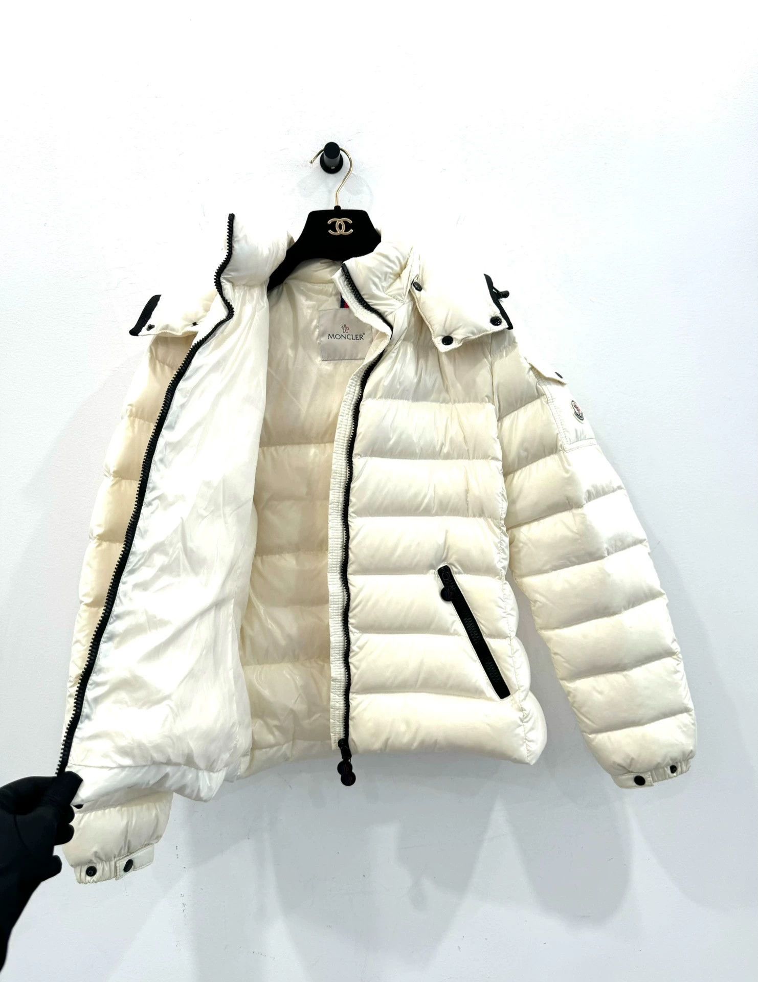 Moncler Moncler Bady White Women's Down Jacket Size M / US 6-8 / IT 42-44 - 3 Thumbnail