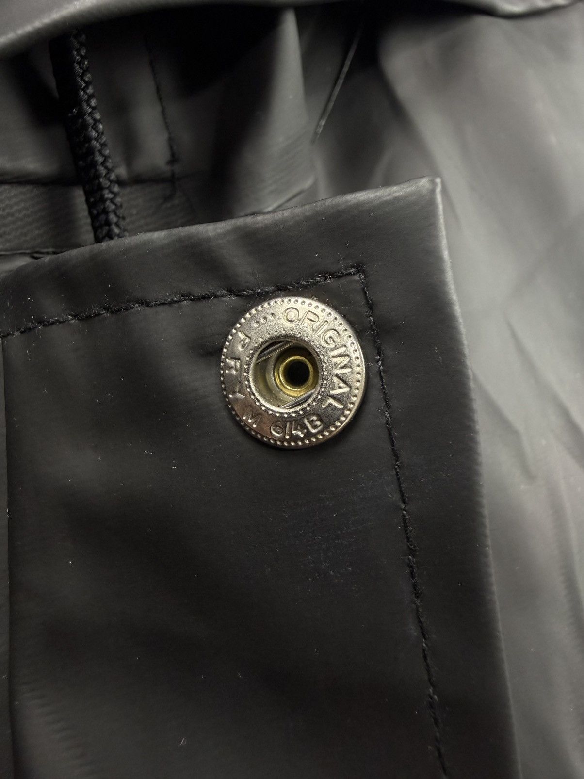 Vetements Vetements F/W’18 Oversized Rain Coat Size US XL / EU 56 / 4 - 8 Thumbnail