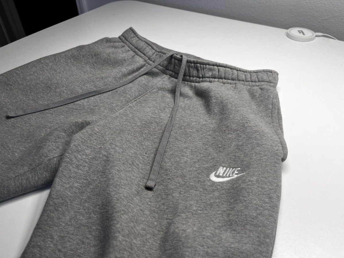 Nike Gray Nike Sweatpants Size US 38 / EU 54 - 1 Thumbnail