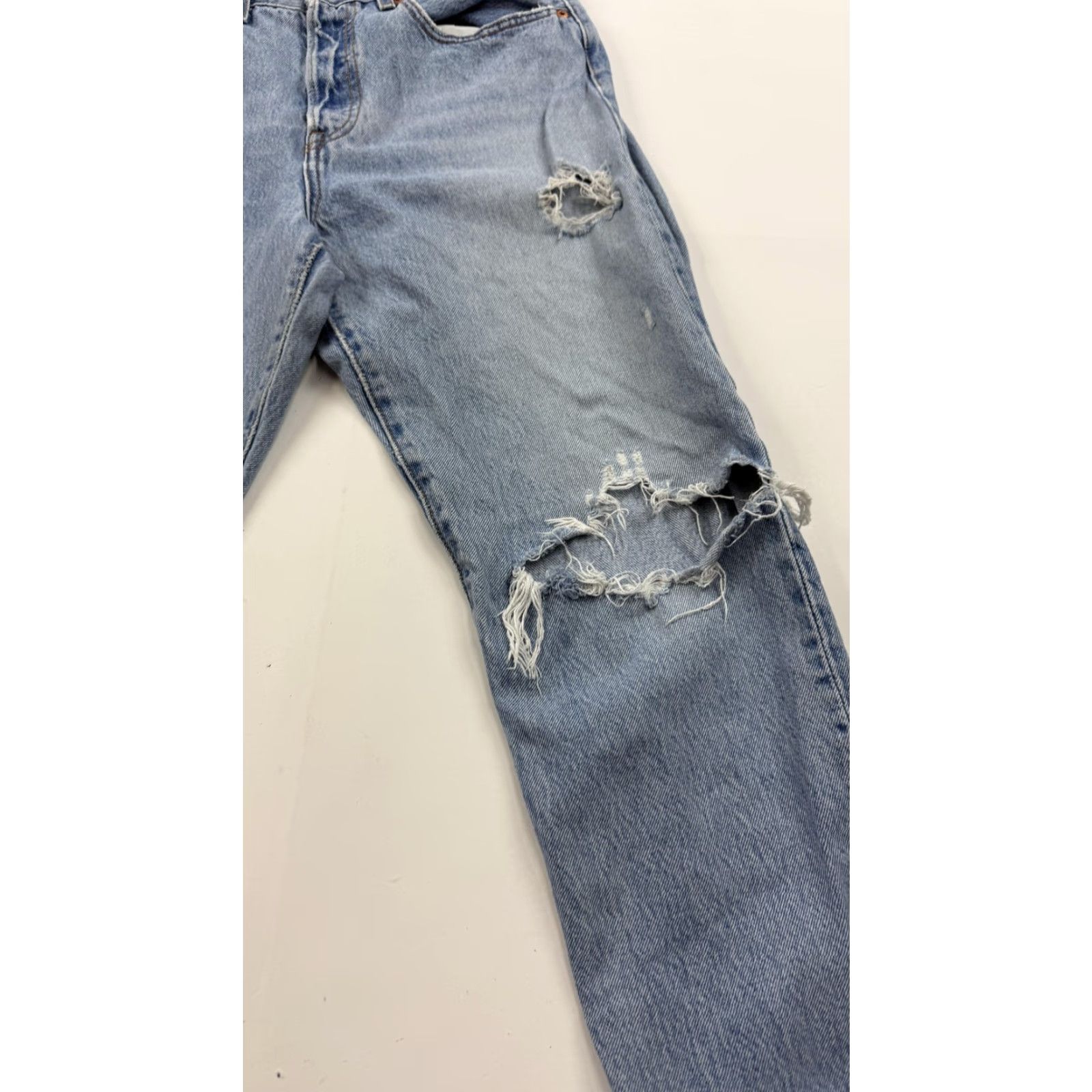 Levi's Levi's Jeans Womens 30 Light Wash Distressed Premium Wedgie Straight Ripped W30 Size 30" / US 8 / IT 44 - 4 Thumbnail