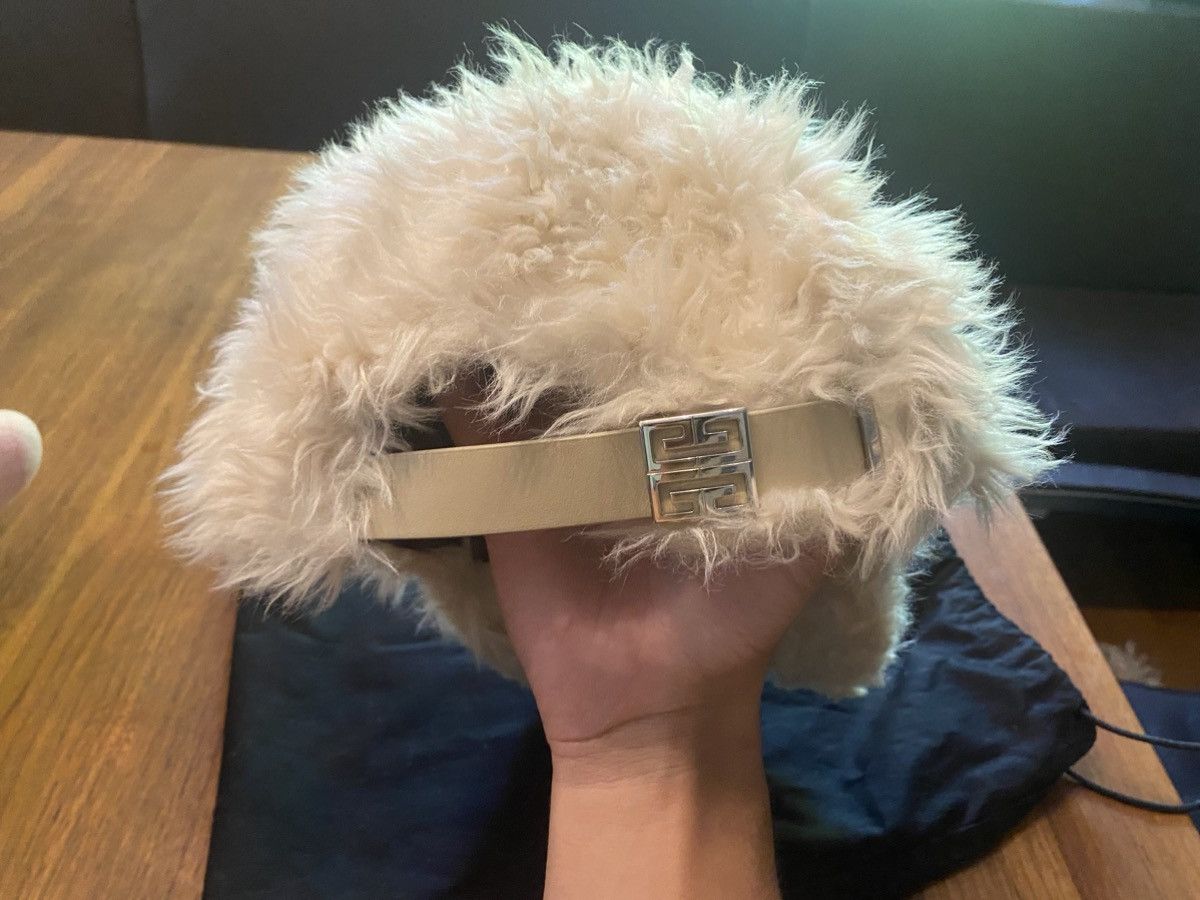 Givenchy Givenchy FW21 Off White Faux Mink Hat Size ONE SIZE - 3 Thumbnail