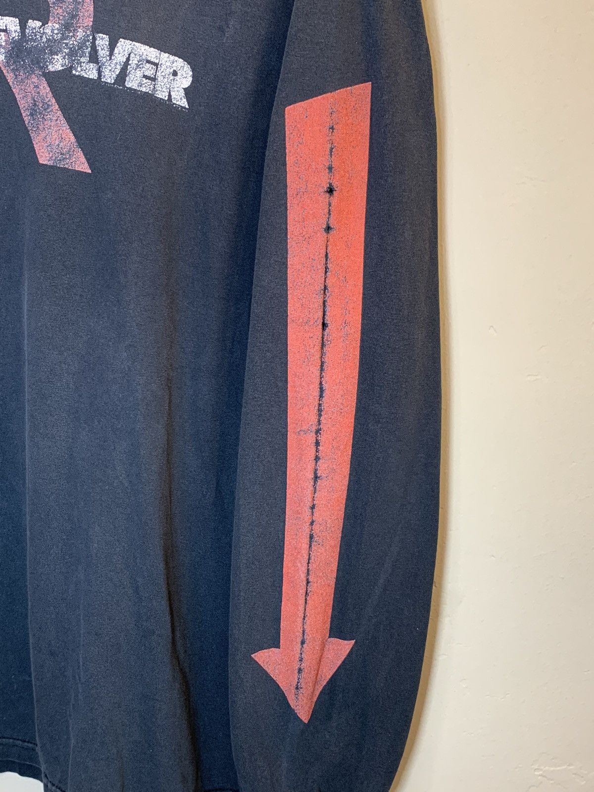 Band Tees *RARE* Vintage Velvet Revolver Contraband Art Faded LS Shirt Size US L / EU 52-54 / 3 - 7 Thumbnail
