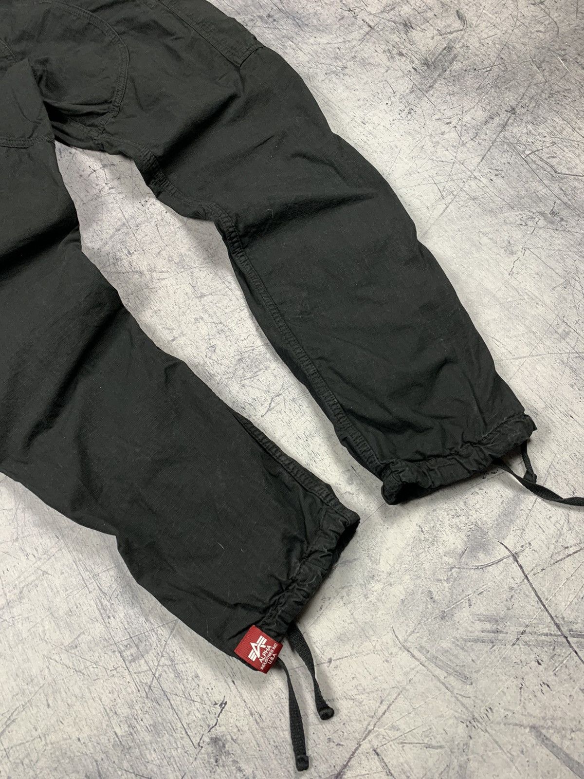 Alpha Industries × Vintage Vintage Alpha Industries Tactical Bondage Cargo Pants Y2K Size US 33 - 10 Thumbnail
