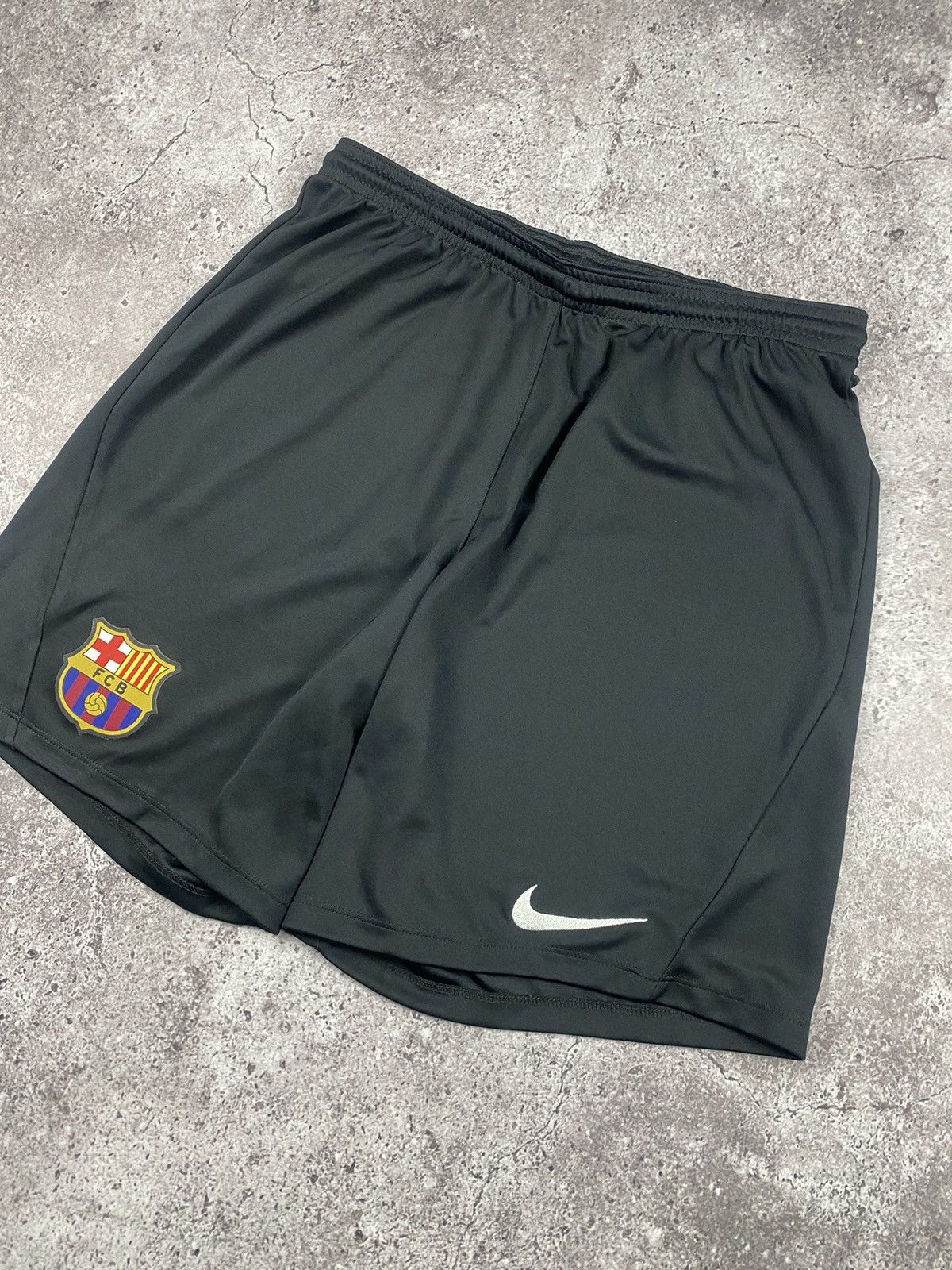 Nike × Vintage Vintage Nike FC Barcelona Black Football Soccer Shorts Size US 32 / EU 48 - 2 Thumbnail