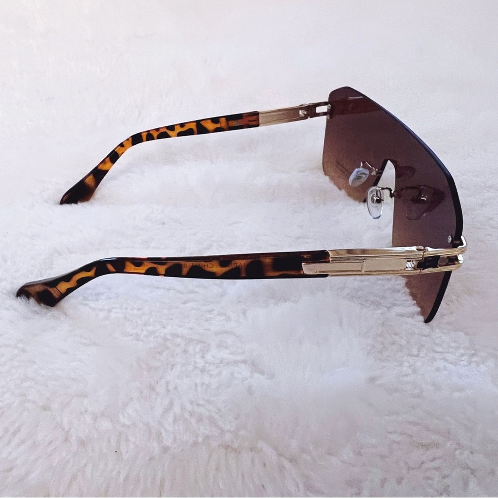 Other Sadie Brown Oversized Rimless Flat-Top Sunglasses Size ONE SIZE - 6 Thumbnail