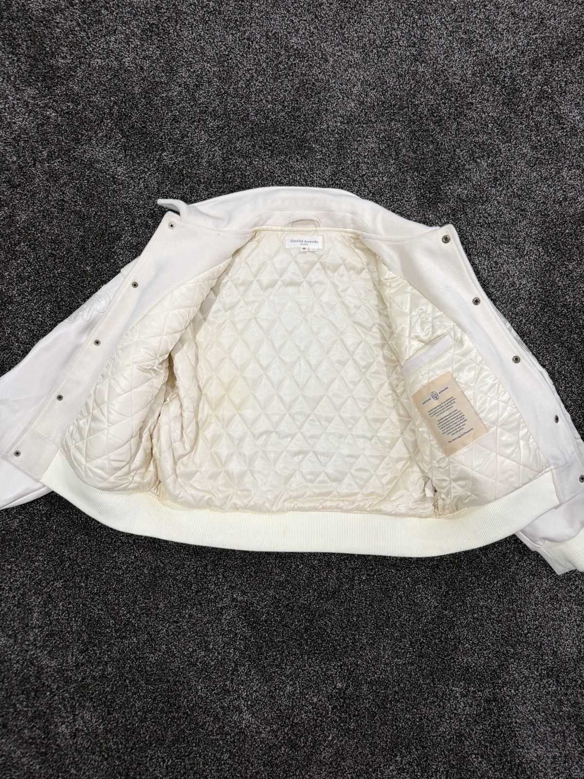Untitled Artworks Untitled Artworks Milano Angel of Peace Varsity Cream Jacket Size US S / EU 44-46 / 1 - 19 Thumbnail