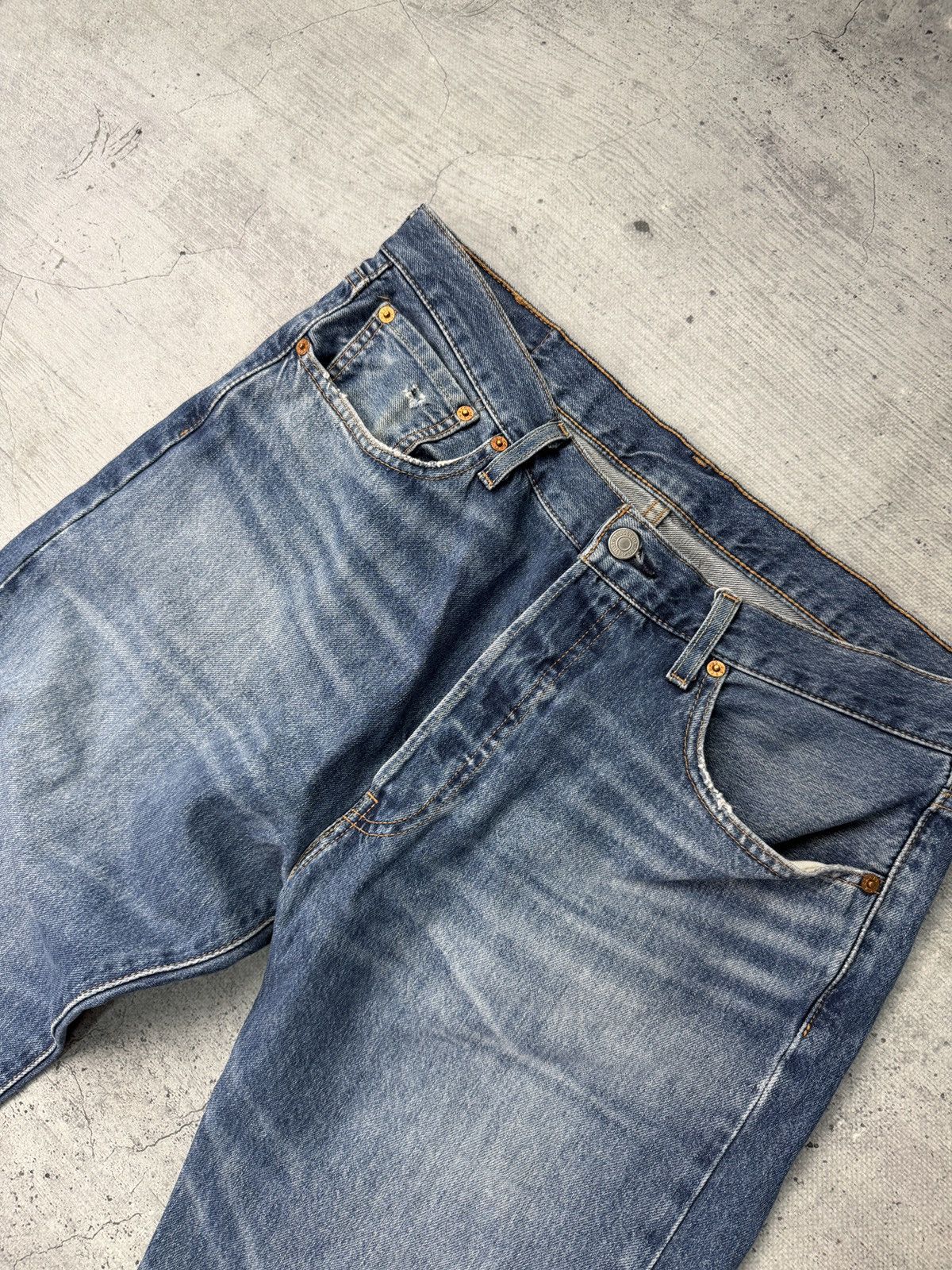 Levi's 90s Levi’s 501 Light Wash Cut Hem Jeans 34x30 Size US 34 / EU 50 - 8 Thumbnail