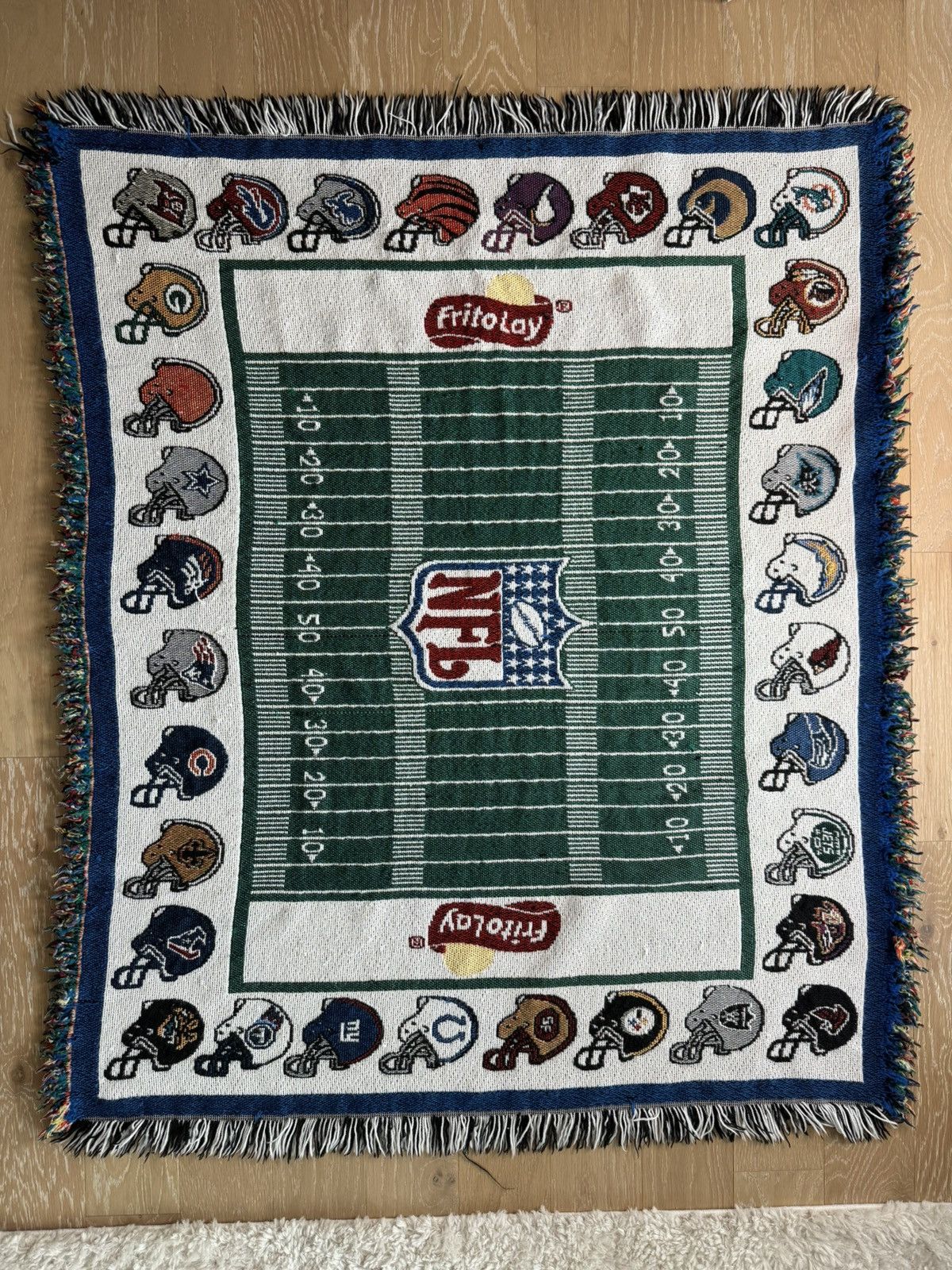 NFL Rare Vintage NFL Team Helmets Field Woven Throw Blanket Size ONE SIZE - 7 Thumbnail
