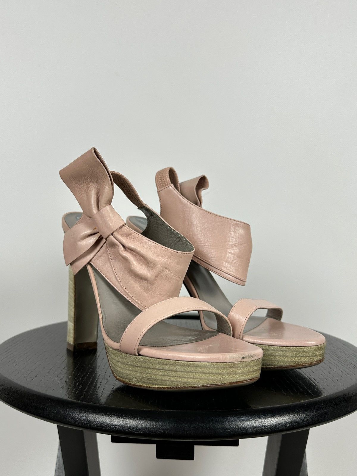 Valentino Valentino Garavani Pink Leather Bow Heel Sandals Platform Size US 7.5 / IT 37.5 - 10 Thumbnail
