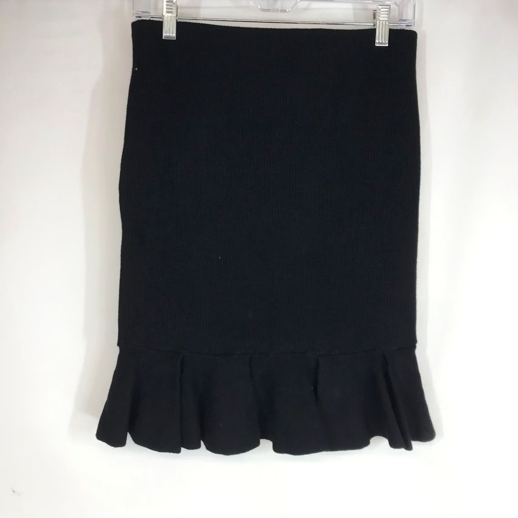 Express Express Black Ribbed Knit Pencil Midi Skirt with Ruffle Hem S Women Knit Midi Skirt Black Women Trumpet Christmas? Size 28" / US 6 / IT 42 - 4 Thumbnail