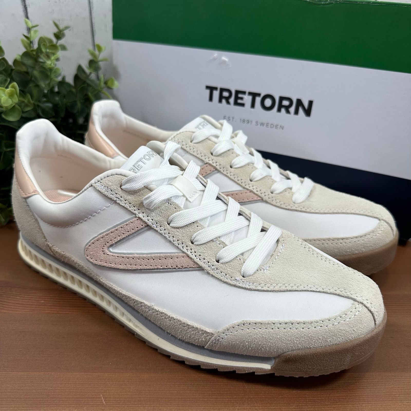 Tretorn Tretorn Women's Hailey Pink Lace Up Memory Foam Sneakers Size US 7.5 / IT 37.5 - 2 Thumbnail
