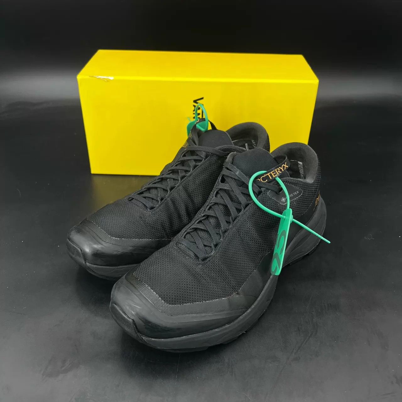 Arc'teryx Arcteryx Aerios Black Gold 44.5 Lightly Used Size US 11.5 / EU 44-45 - 1 Thumbnail