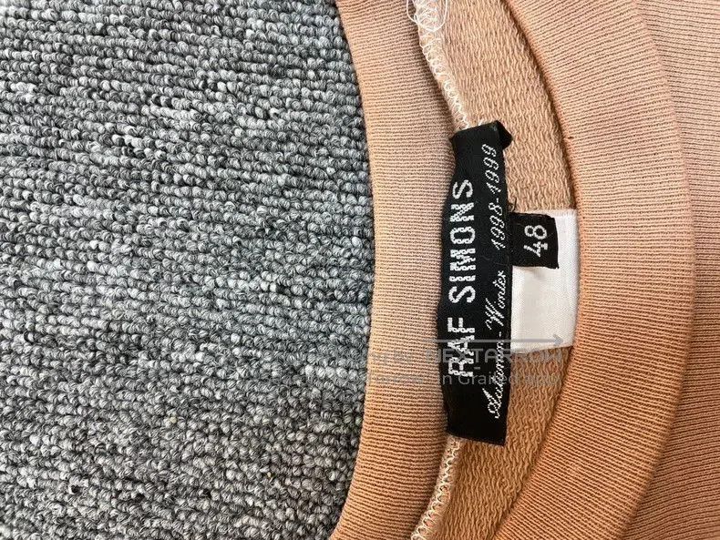 Raf Simons raf simons radioactivity hmd sweater 1998. Size US M / EU 48-50 / 2 - 8 Thumbnail