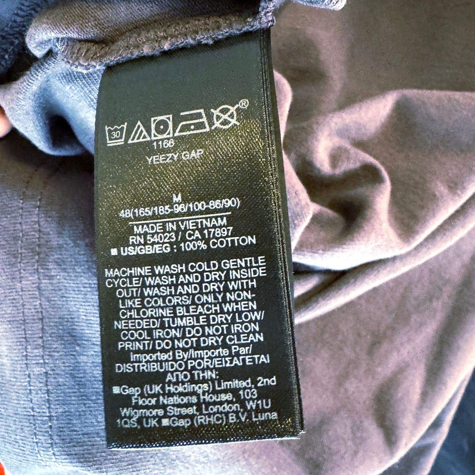 Balenciaga •NEW• Yeezy Gap 10A Dove Dark Grey Long Sleeve Tee • Medium Size US M / EU 48-50 / 2 - 7 Thumbnail