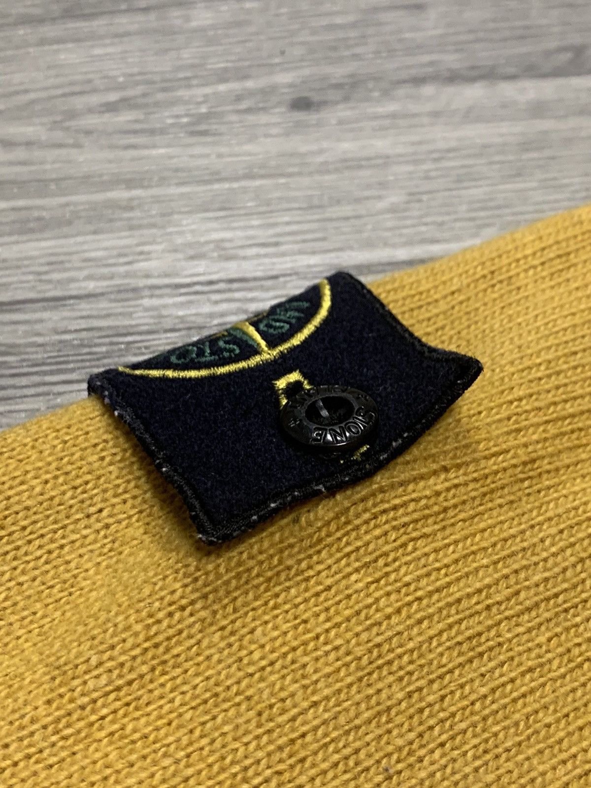 Vintage Stone Island Yellow Lambswool Knit Jumper L/S Size M Size US L / EU 52-54 / 3 - 9 Thumbnail