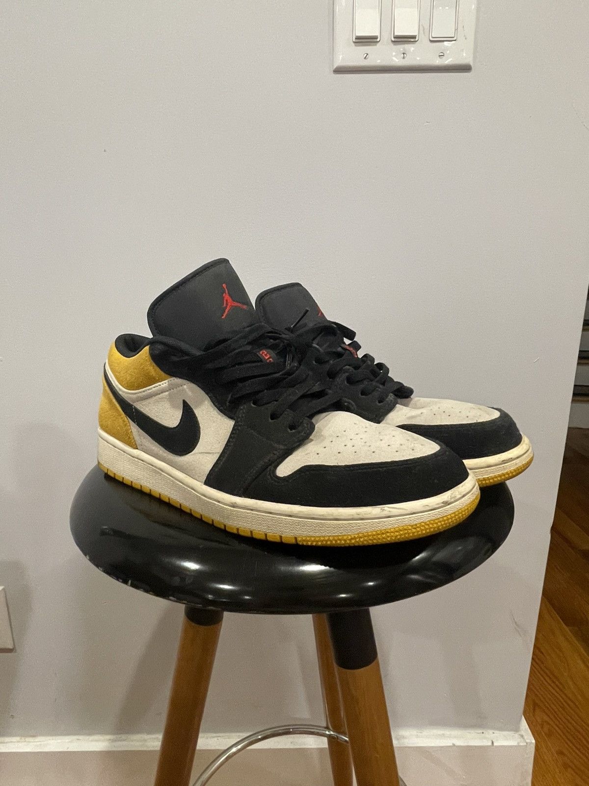 Nike Nike jordan 1s low top sneakers Size US 12 / EU 45 - 3 Thumbnail