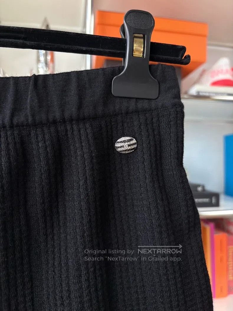 Chanel Chanel 24C black cashmere shorts Size 25" / US 0 / IT 36 - 2 Thumbnail