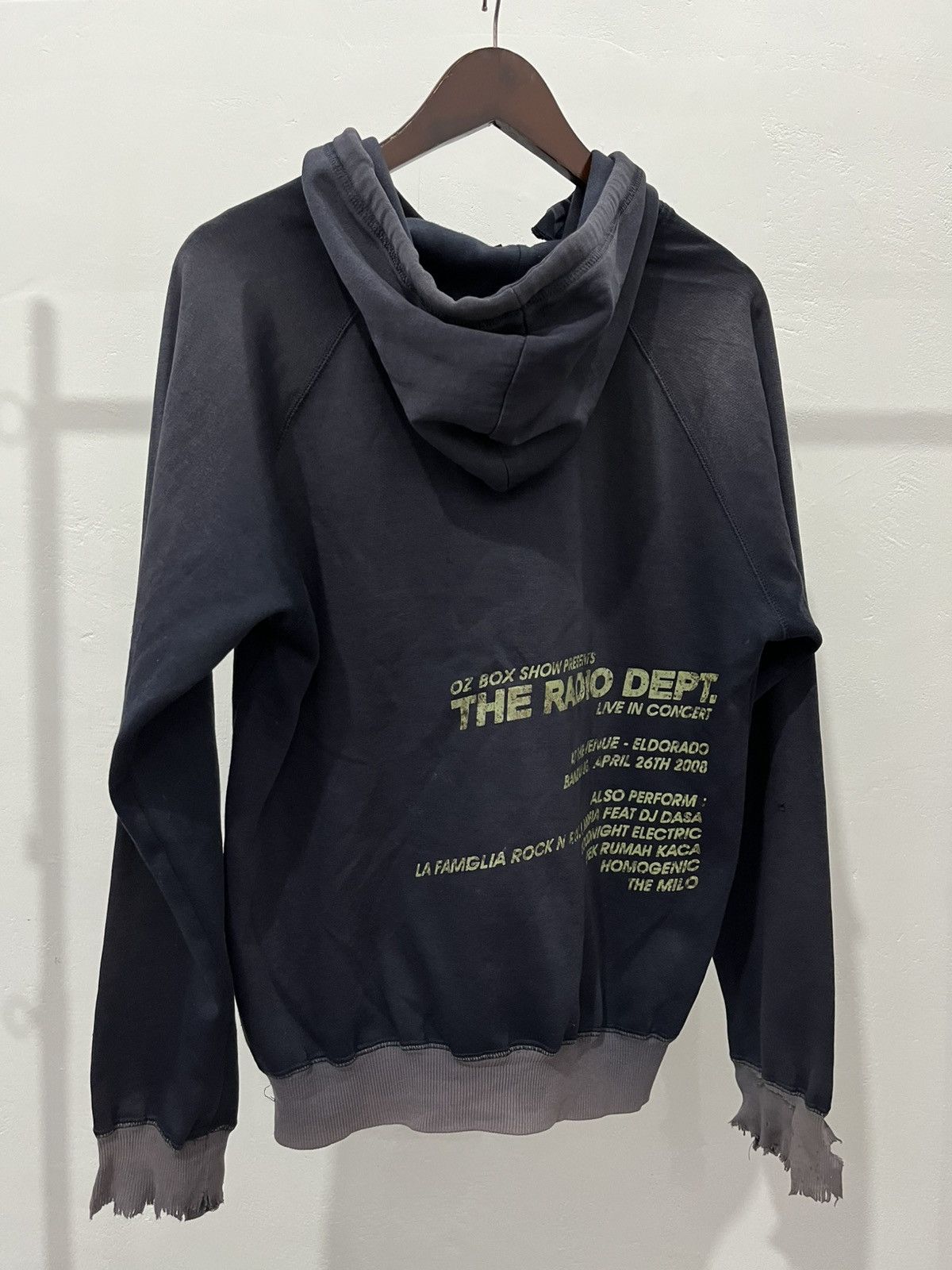 Band Tees THE RADIO DEPT TOUR 2008 BANDUNG INDONESIA Size US S / EU 44-46 / 1 - 2 Thumbnail