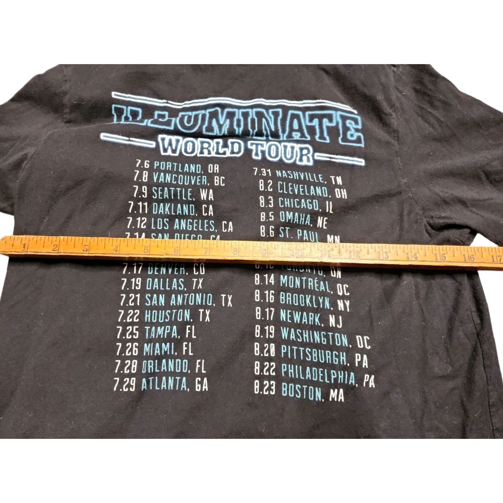 Vintage Mens M Shawn Mendes Illuminate World Tour Concert T Shirt Double Sided Band Tee Size US M / EU 48-50 / 2 - 3 Thumbnail