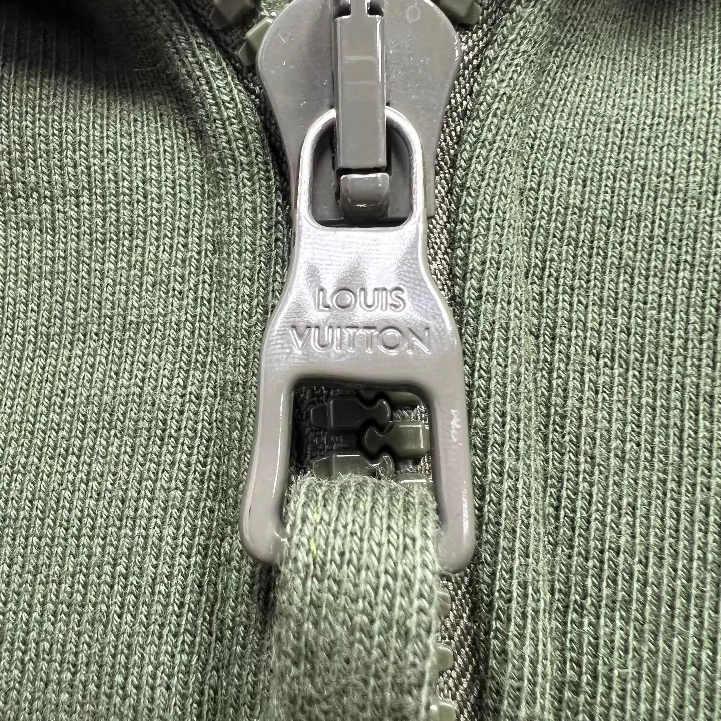 Louis Vuitton LV military green zip pocket hoodie L new Size US L / EU 52-54 / 3 - 5 Thumbnail