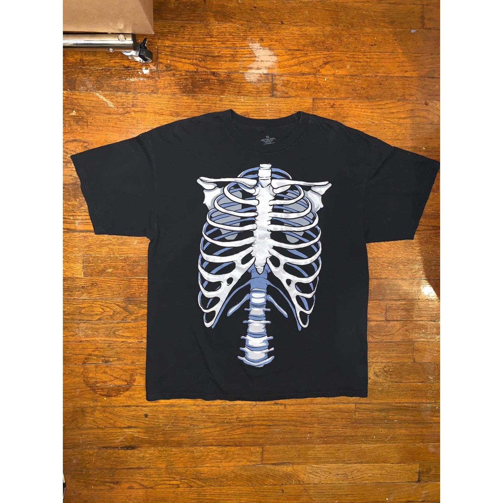 Mad Engine Skeleton Ribs X-Ray Graphic T-Shirt Mens XL Black Tee Size US XL / EU 56 / 4 - 1 Thumbnail