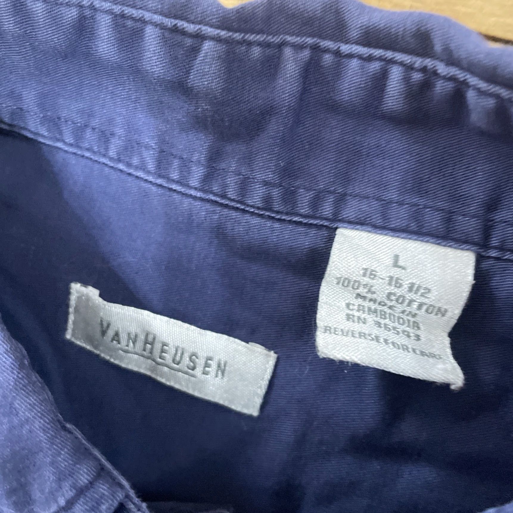 Van Heusen VINTAGE Van Heusen Shirt Men L Blue Short Sleeve Oxford Twill 90s Y2k Button Up Casual Mens Regular Fit 1900s? Size US L / EU 52-54 / 3 - 5 Thumbnail