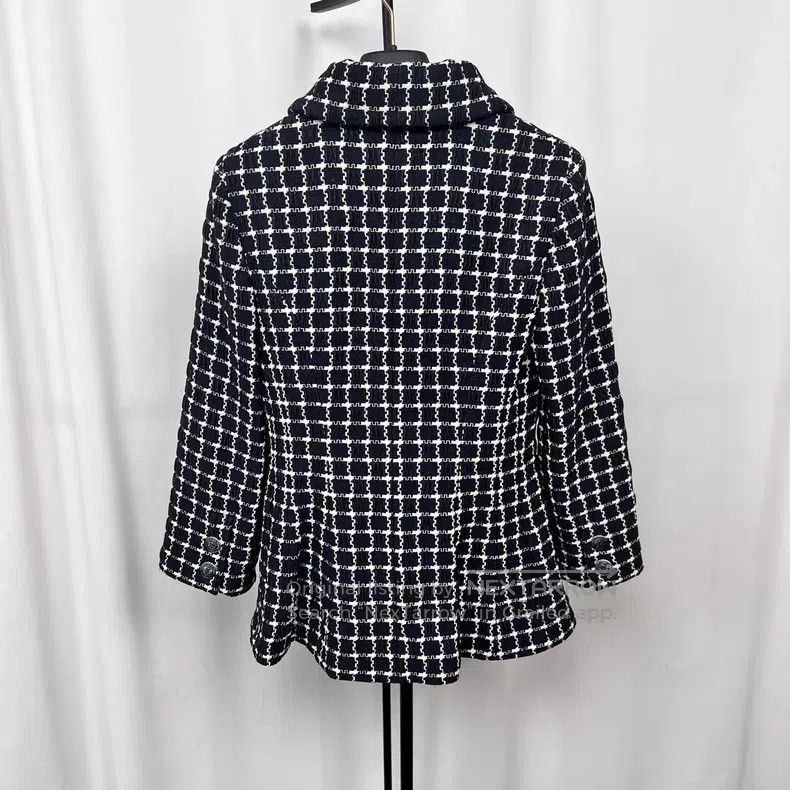 Chanel Chanel Colour-matched coat Size XS / US 0-2 / IT 36-38 - 2 Thumbnail