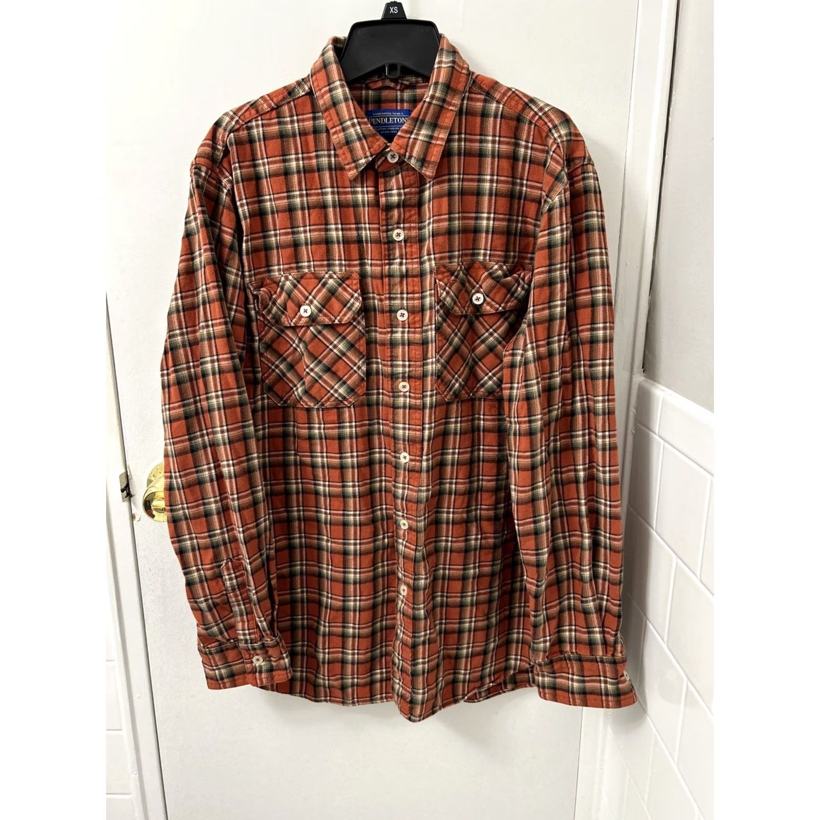 Pendleton VINTAGE Pendleton Shirt Mens L Orange Plaid Button-Down Flannel Pockets Long Sleeve Size US L / EU 52-54 / 3 - 2 Thumbnail