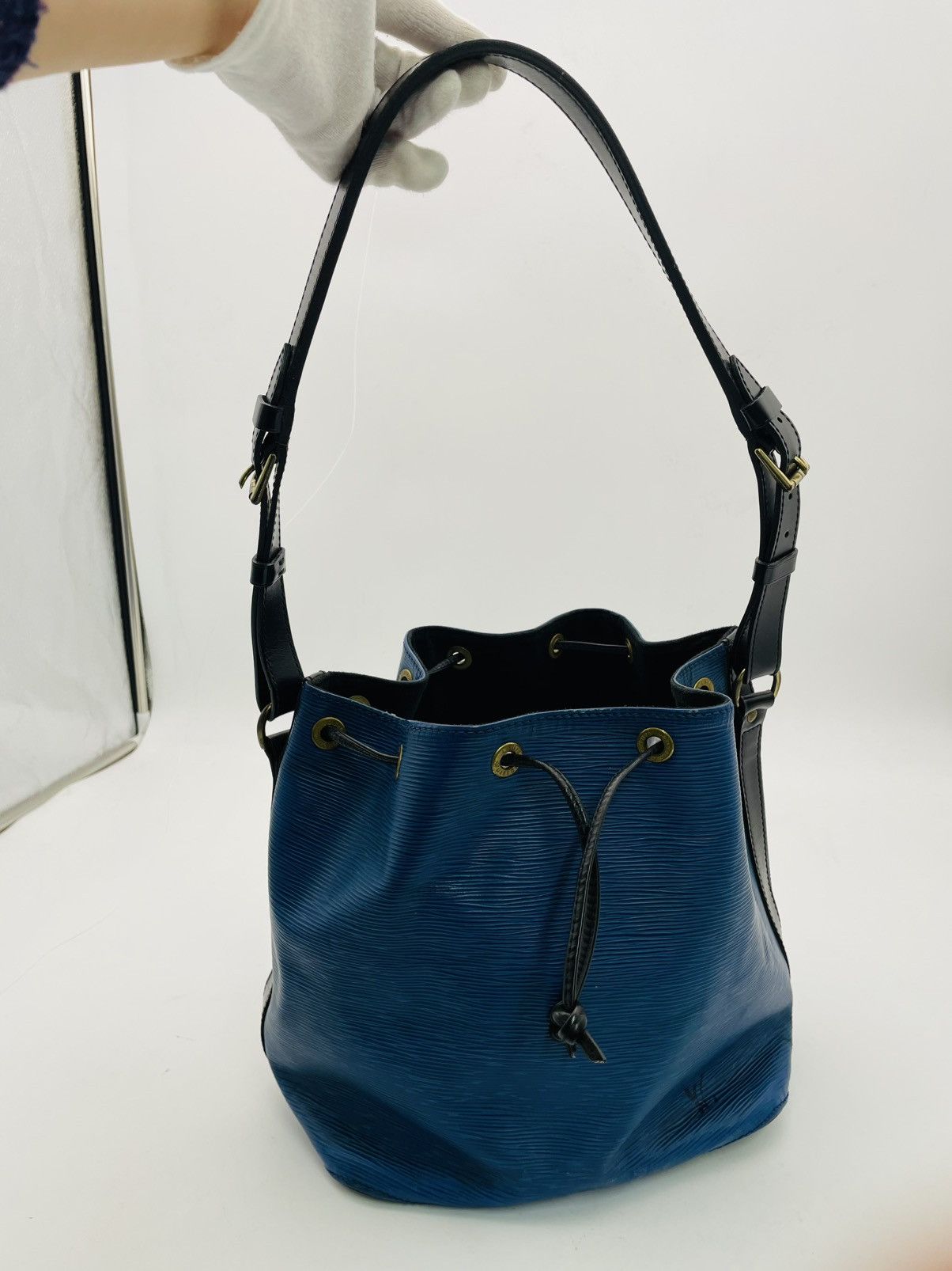 Louis Vuitton Louis Vuitton Epi Noe Blue Black Leather Shoulder Bag Size ONE SIZE - 1 Thumbnail