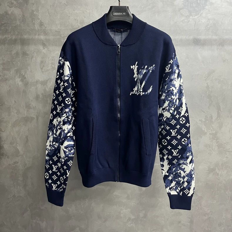 Louis Vuitton LOUIS VUITTON Blue printed logo zip-up baseball collar jack Size US L / EU 52-54 / 3 - 1 Thumbnail