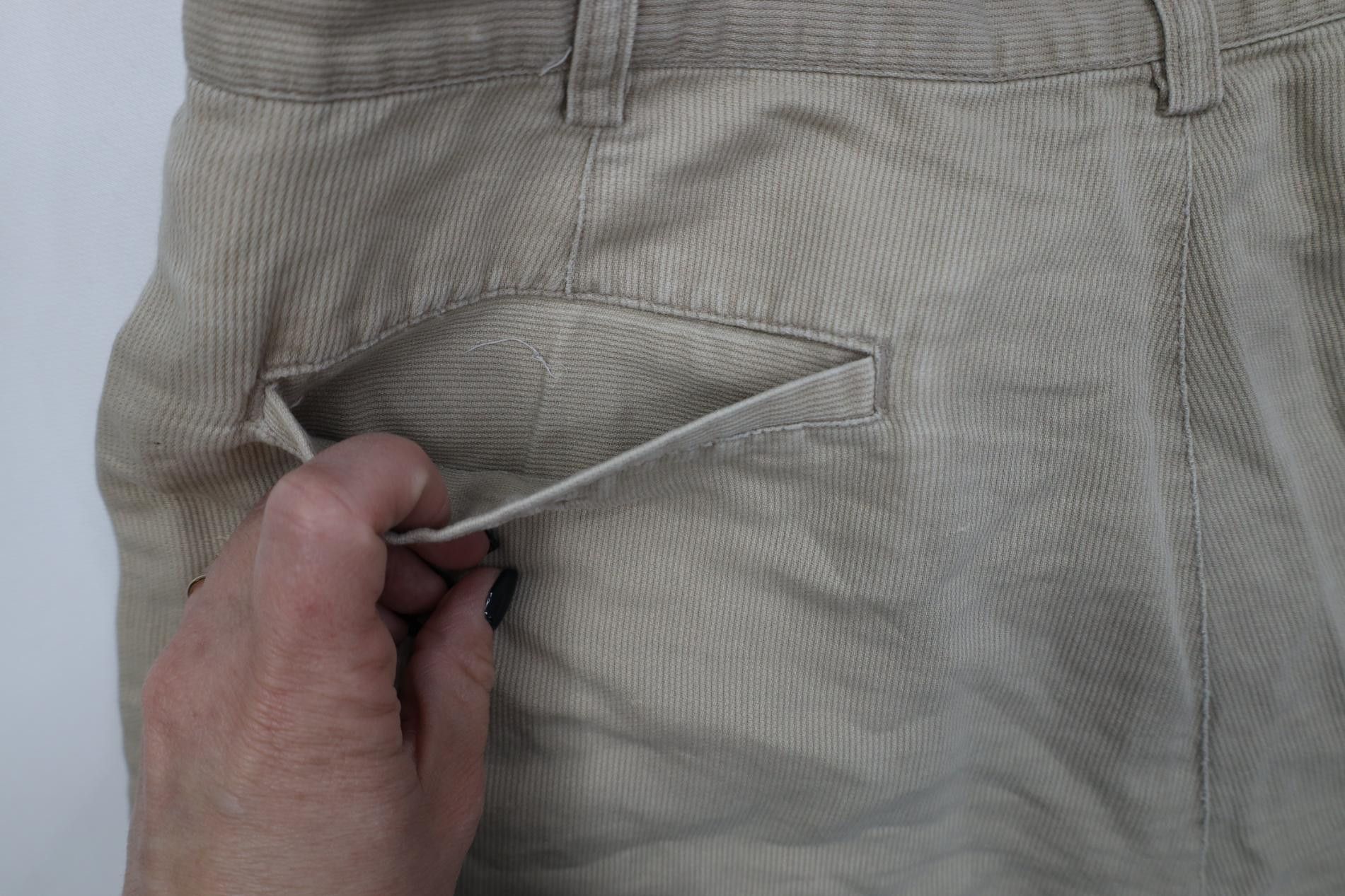 Vintage Vintage 90s Streetwear Above Knee Knit Chino Shorts Beige Size US 34 / EU 50 - 10 Thumbnail