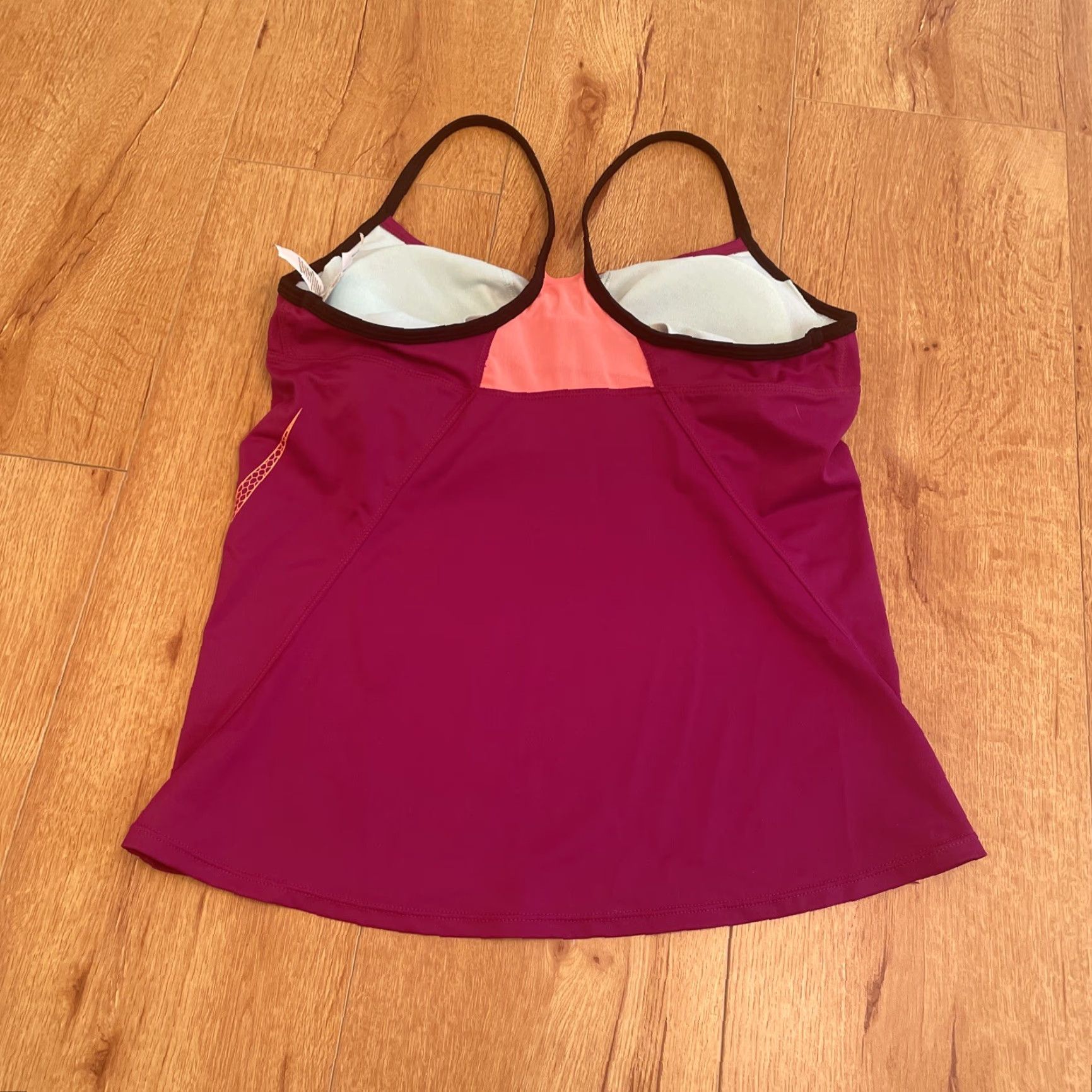 Nike Nike Racerback Tankini Top Swimwear Women's Medium Maroon - Built-In Bra, Polyester Lining, Athletic, 15023, Regular, Women, Top Size M / US 6-8 / IT 42-44 - 3 Thumbnail