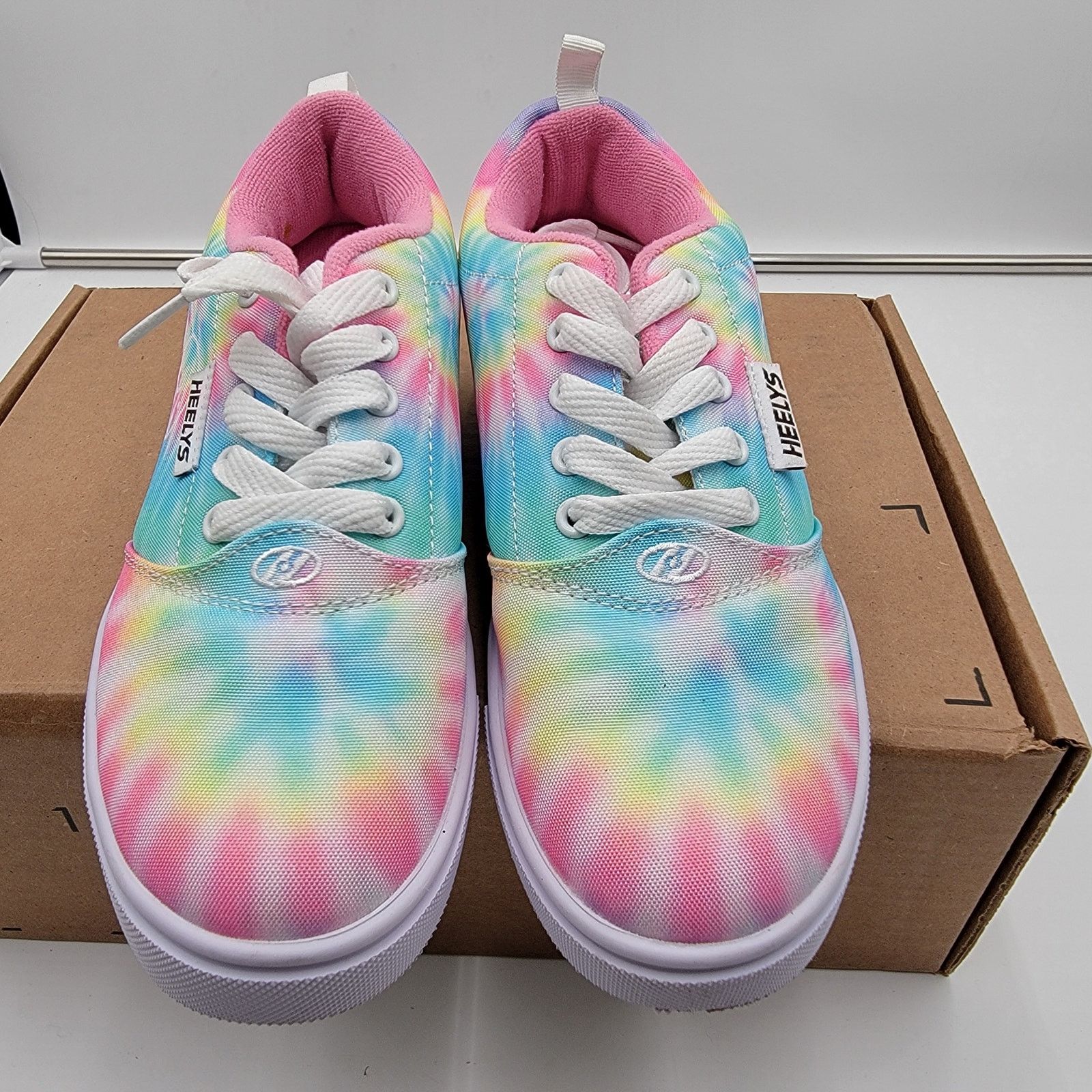 Heelys Heelys Pro 20 Ella Tie Dye Roller Shoes Size 5Y / 6W (128) Size US 6 / IT 36 - 3 Thumbnail