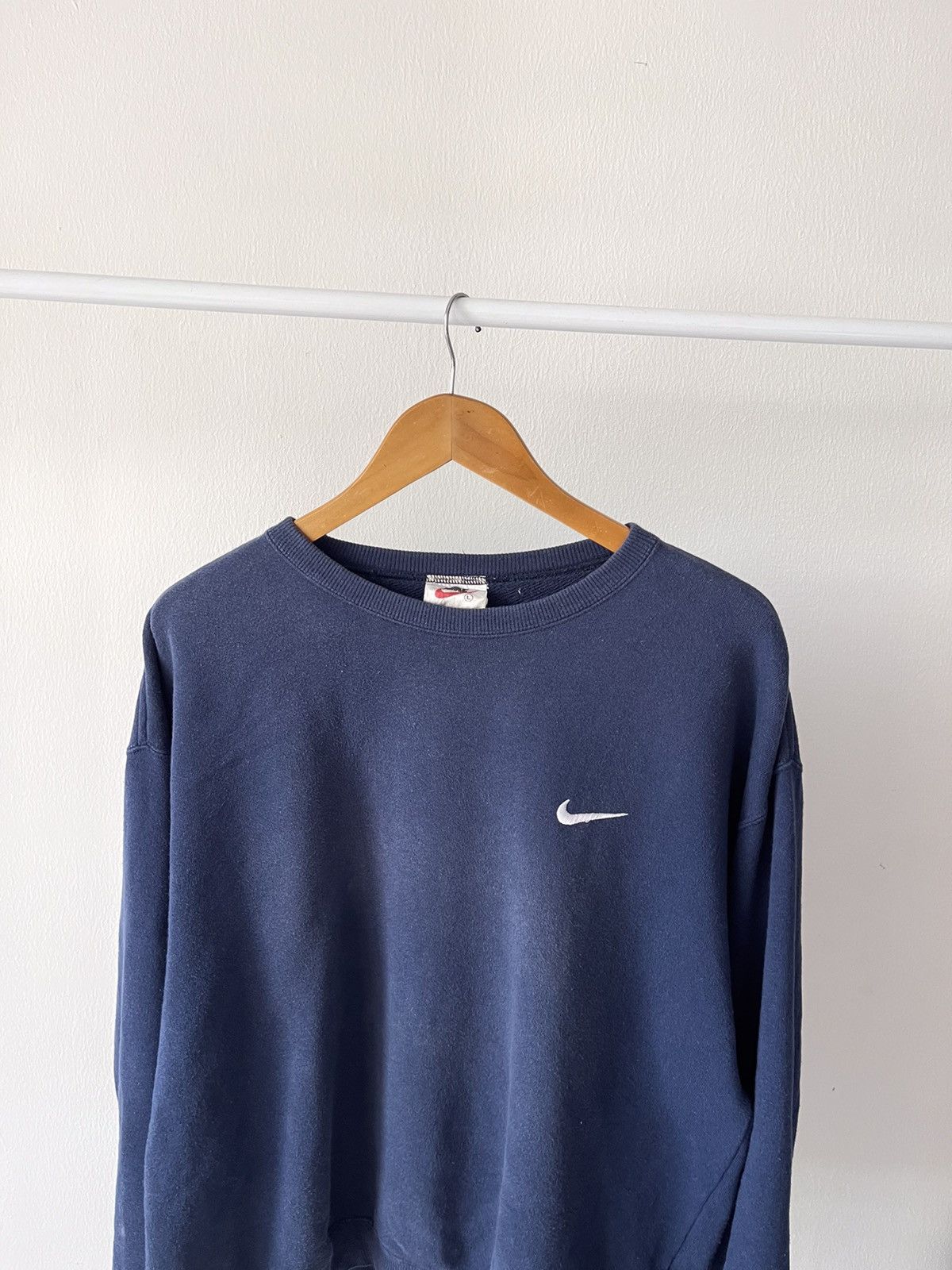 Nike 90s Nike Small Swoosh Sweatshirt Size US L / EU 52-54 / 3 - 3 Thumbnail
